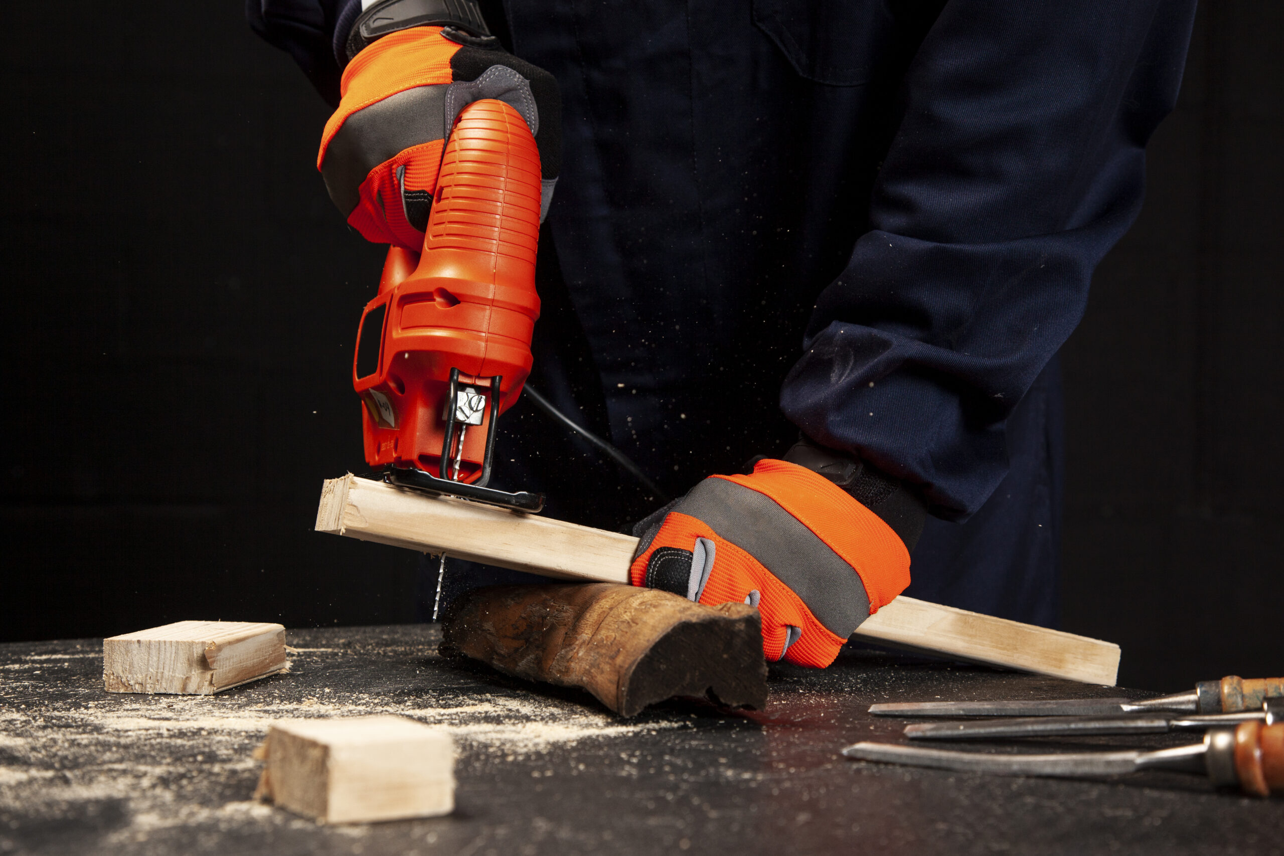worker wearing gloves front view